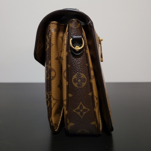 *SOLD*Pochette Métis Reverse Monogram - Picture 2 of 11